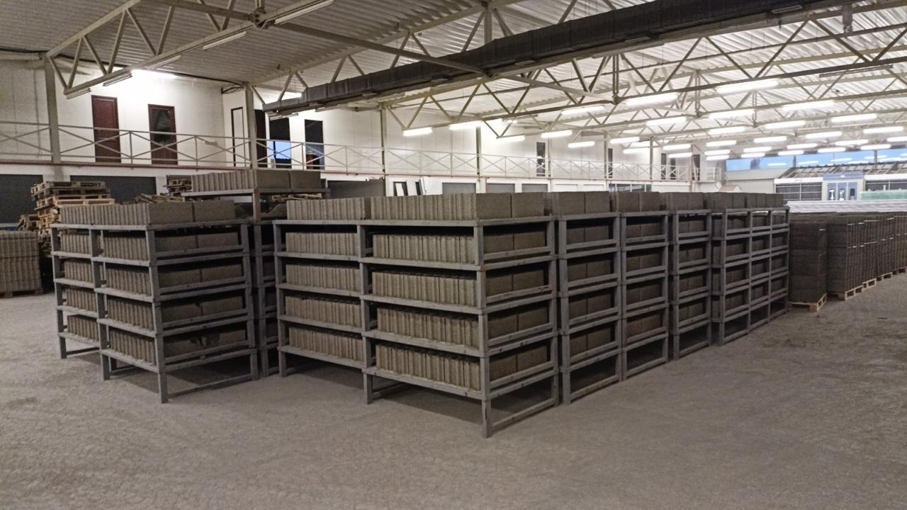 ბლოკების შრობის თაროები