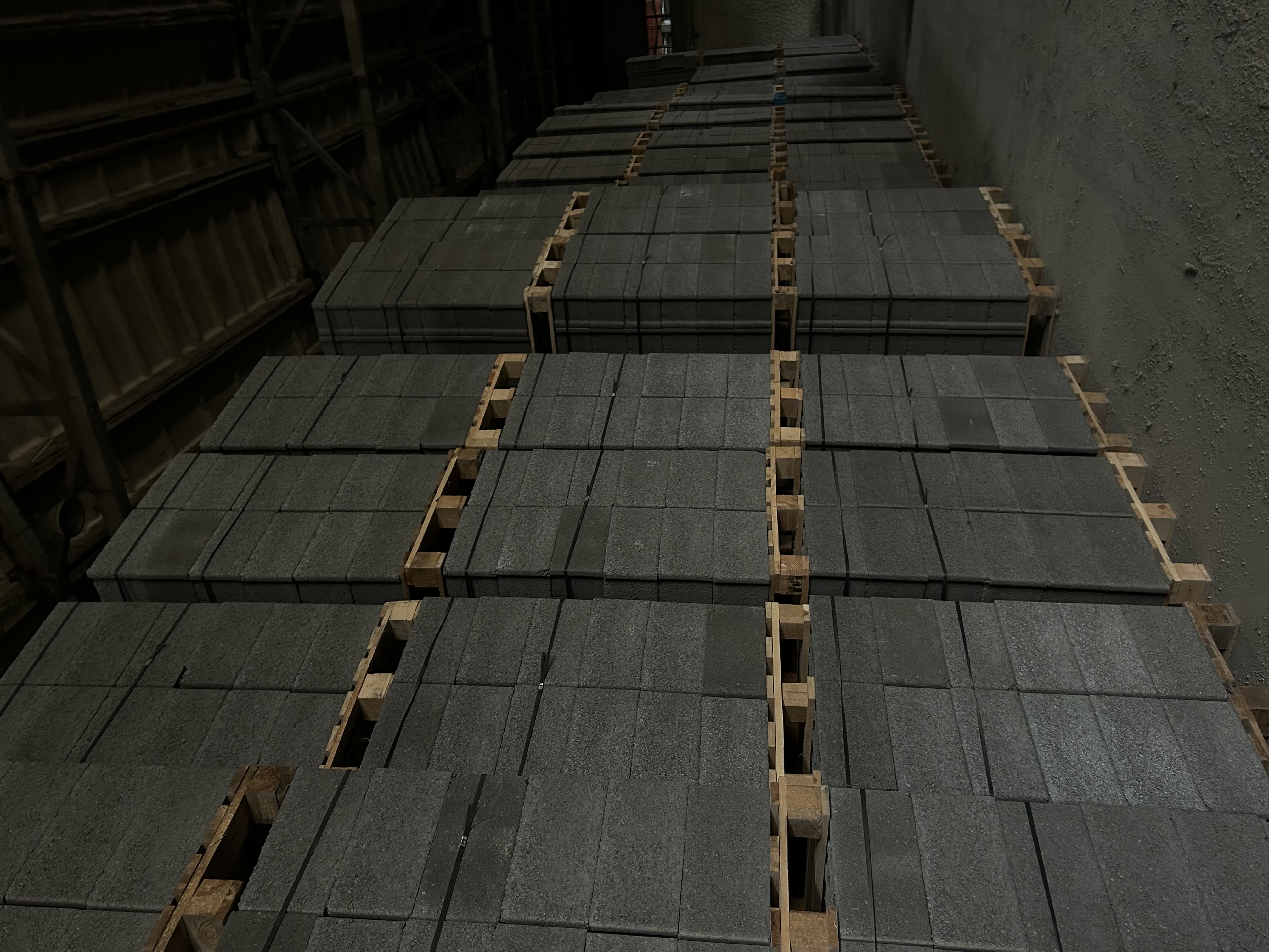 პალეტების საწყობი